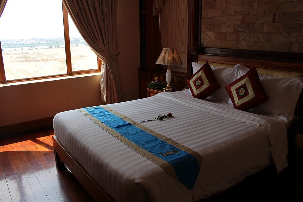 Blue River Hotel プノンペン エクステリア 写真